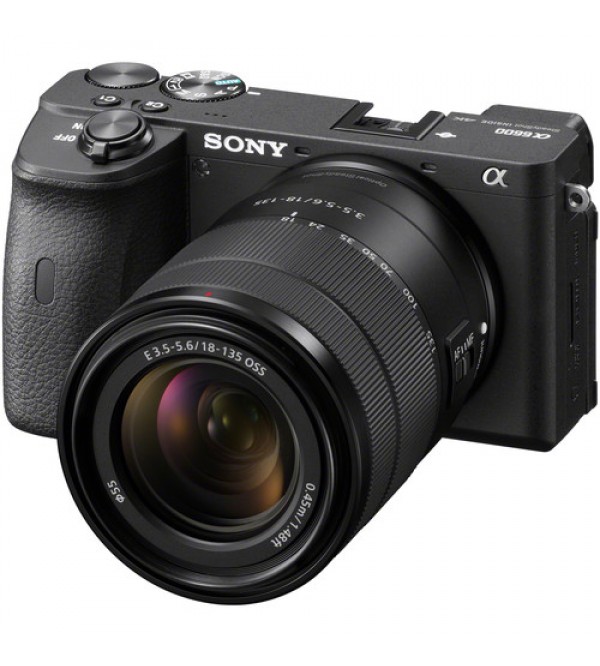 Sony Alpha 6600 with 18-135mm